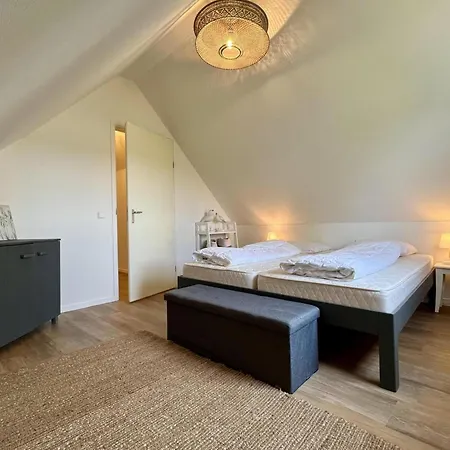 Charming 5-person