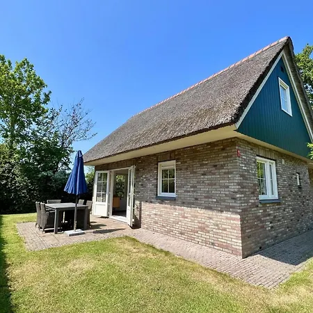 Charming 5-person * Sint Maartensvlotbrug